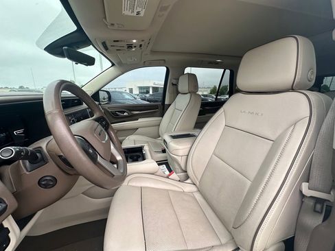 Used 2022 GMC Yukon Denali w/ Denali Premium Package AWD/4WD image 9