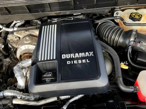 Used 2020 Chevrolet Silverado 1500 RST w/ Texas Edition AWD/4WD image 32
