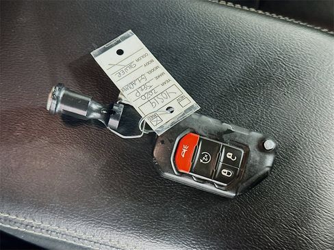 Used 2020 Jeep Gladiator Overland image 36