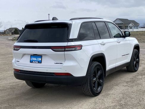 Used 2023 Jeep Grand Cherokee Limited w/ Black Appearance Package image 14