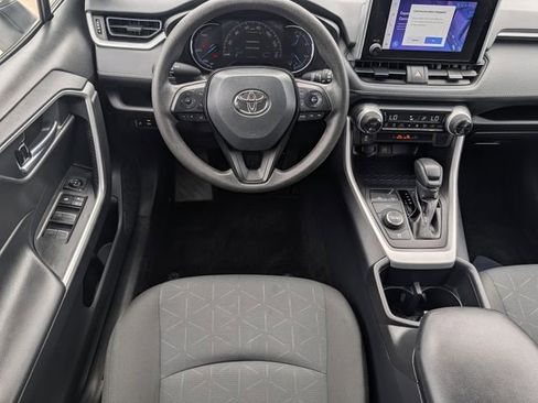Used 2025 Toyota RAV4 XLE AWD/4WD image 12