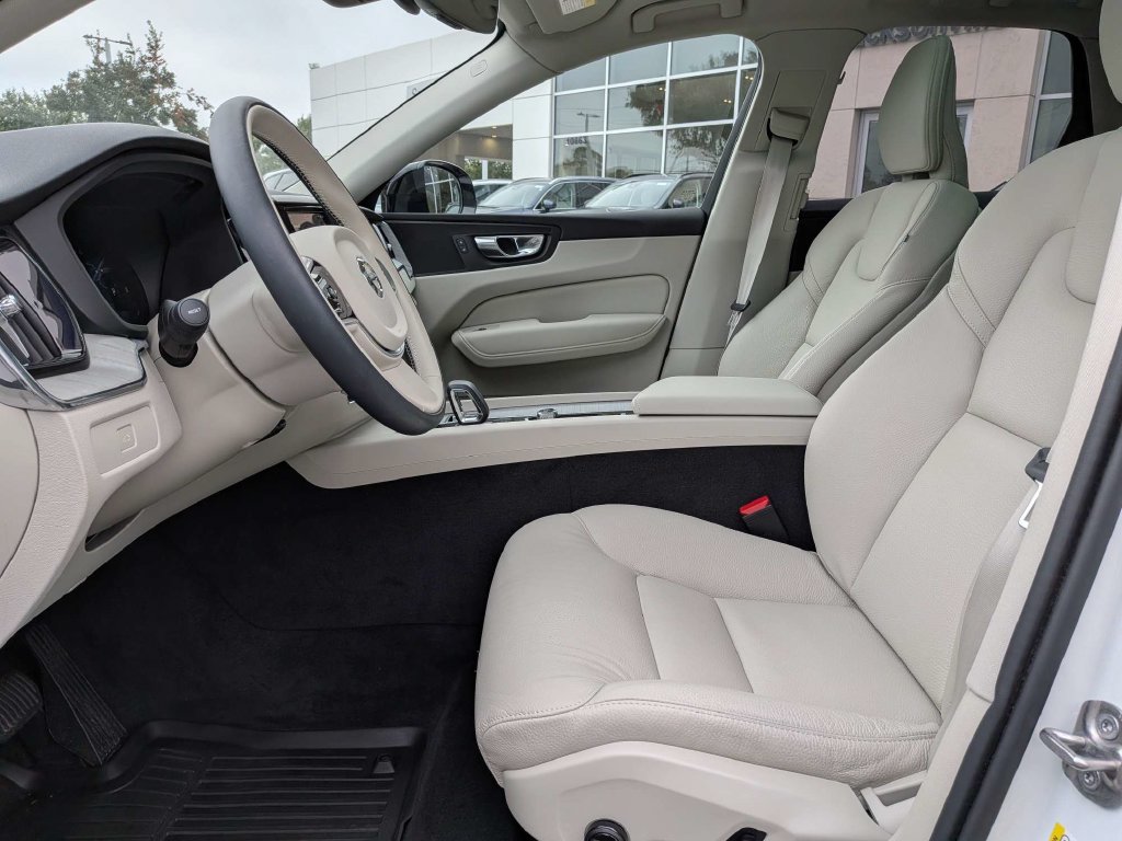 Certified 2025 Volvo XC60 B5 Plus w/ Protection Package Premier AWD/4WD image 2