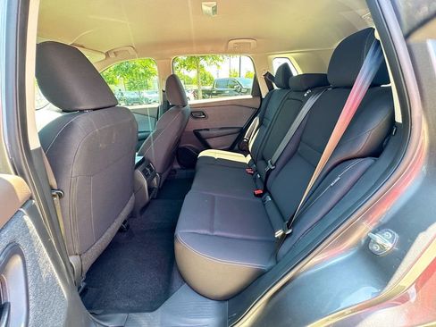 Used 2023 Nissan Rogue S FWD image 30