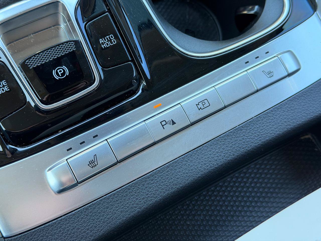 Used 2024 Kia Carnival EX FWD image 49