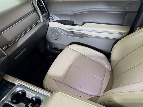 Used 2021 Ford Expedition Max XLT RWD image 23
