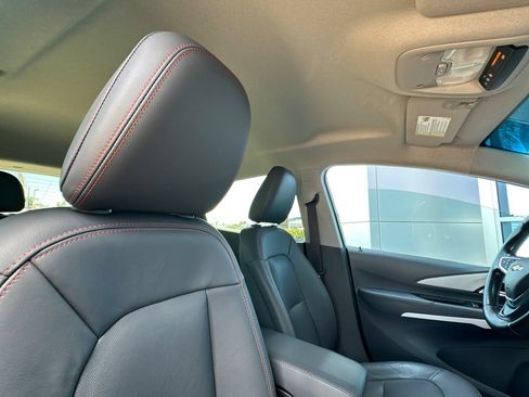 Used 2020 Chevrolet Bolt Premier w/ Infotainment Package FWD image 21