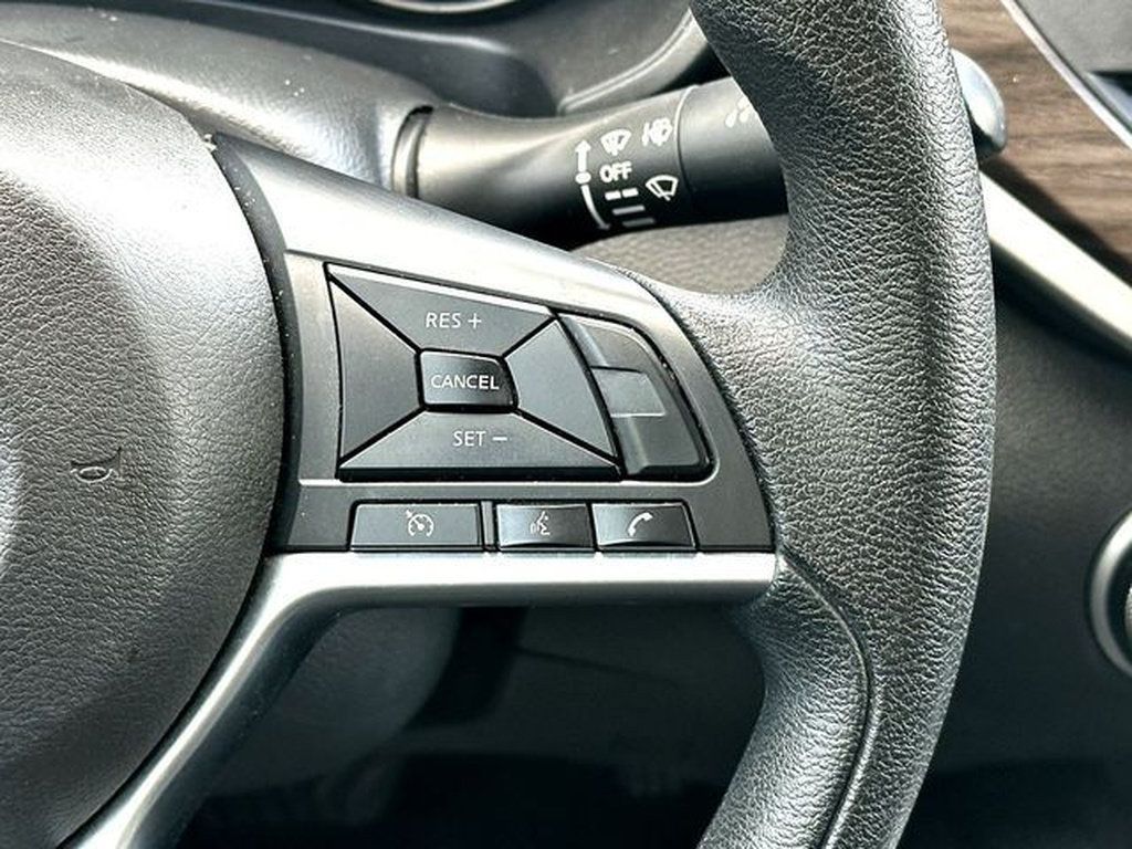 Used 2025 Nissan Altima 2.5 SV FWD image 23