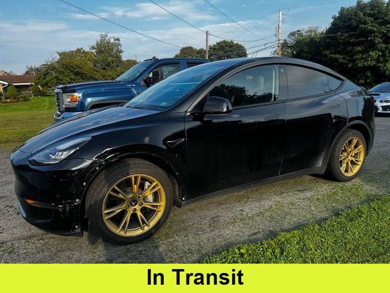 Used 2021 Tesla Model Y Long Range AWD/4WD image 1