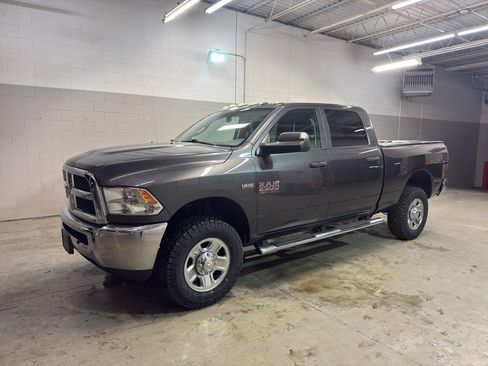Used 2018 RAM 2500 Tradesman w/ Chrome Appearance Group AWD/4WD image 3