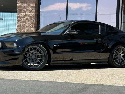 Used 2012 Ford Mustang GT RWD image 3