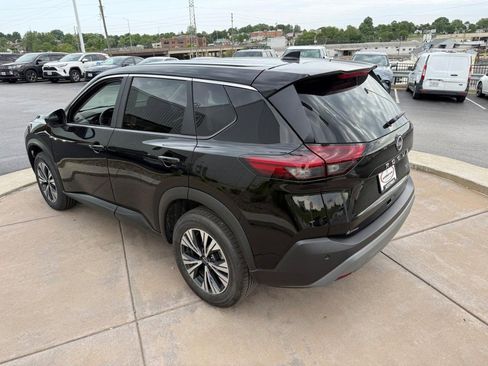 Used 2023 Nissan Rogue SV FWD image 10