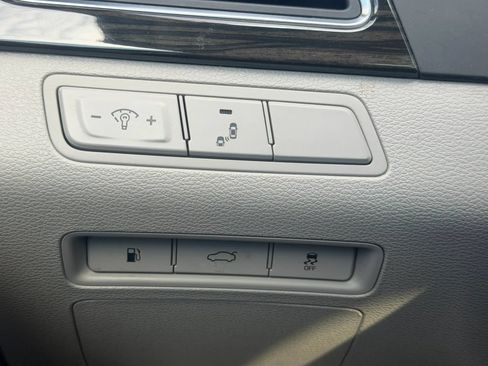 Used 2016 Hyundai Sonata Limited w/ Option Group 04 FWD image 29
