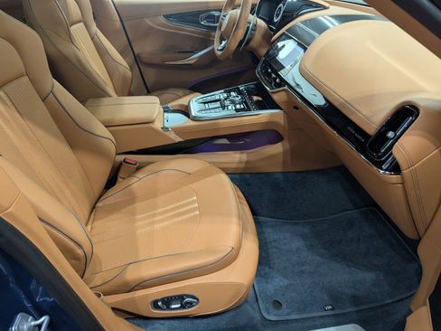 Used 2025 Aston Martin DBX 707 image 24