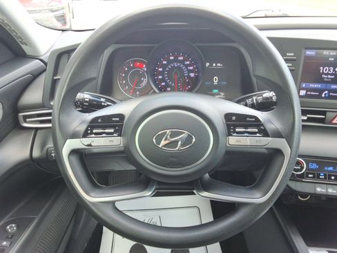 Used 2021 Hyundai Elantra SEL FWD image 11
