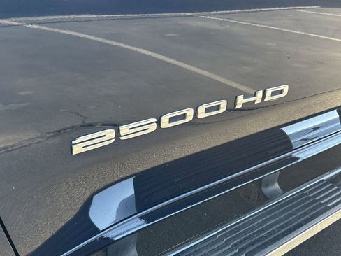 Used 2022 GMC Sierra 2500 SLT w/ SLT Convenience Package image 32