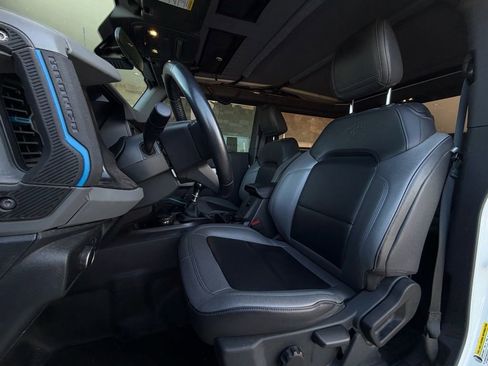 Used 2021 Ford Bronco Black Diamond image 6