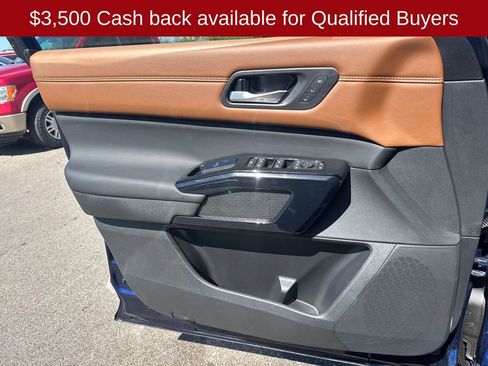 New 2026 Nissan Pathfinder Platinum AWD/4WD image 11