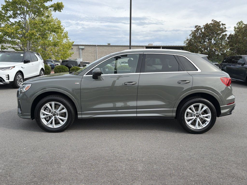 Used 2025 Audi Q3 2.0T Premium AWD/4WD image 2