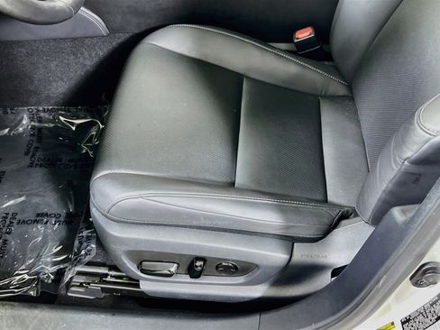 Used 2024 Lexus ES 350 w/ Premium Package FWD image 18