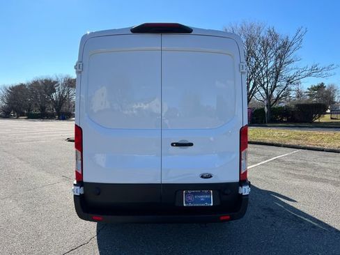 Used 2025 Ford E-Transit 148 Medium Roof image 9