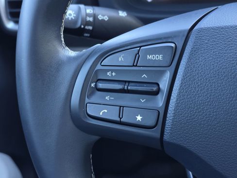 Certified 2024 Hyundai Venue Limited image 27