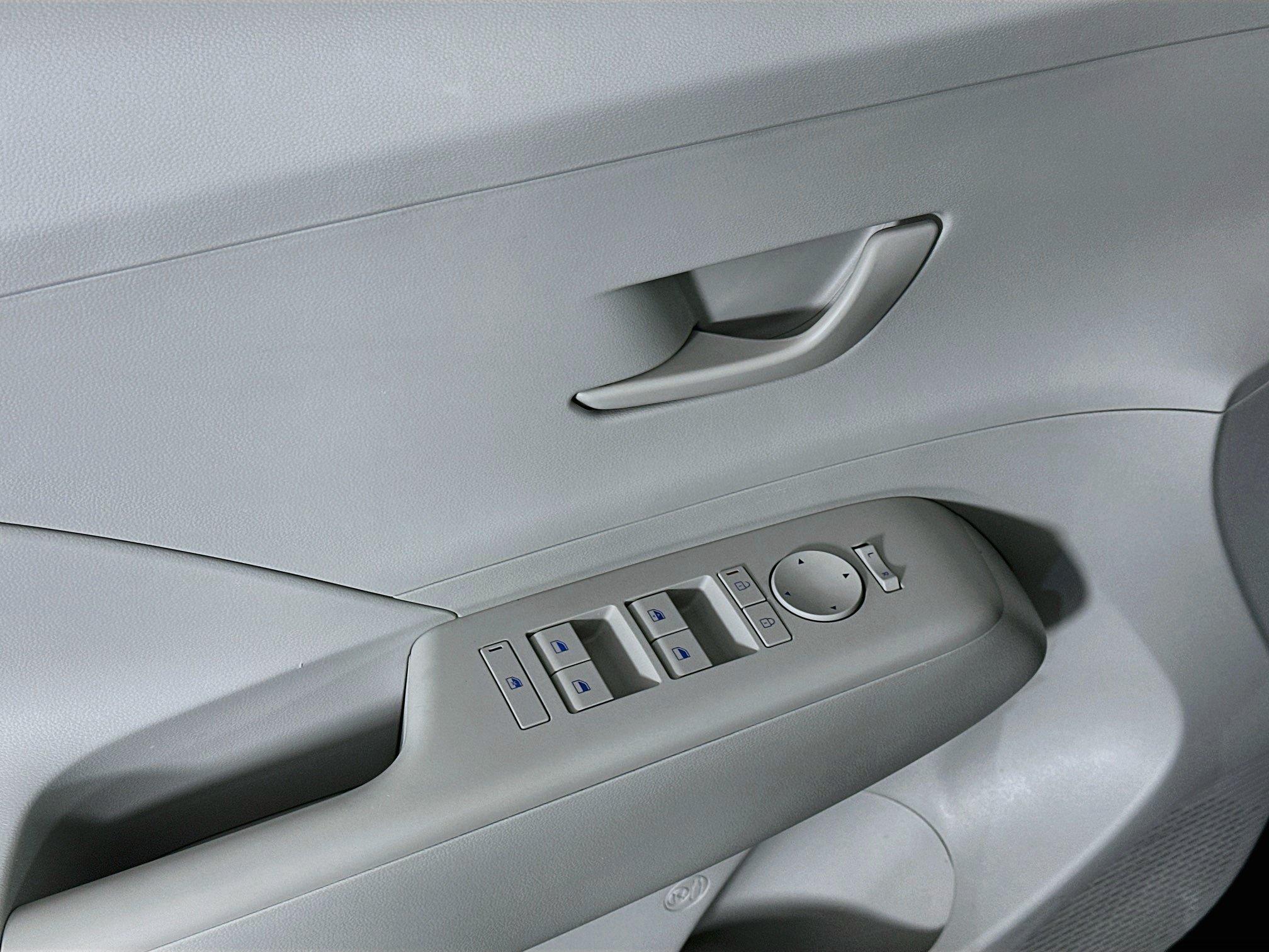 Used 2025 Hyundai Kona SEL FWD image 15