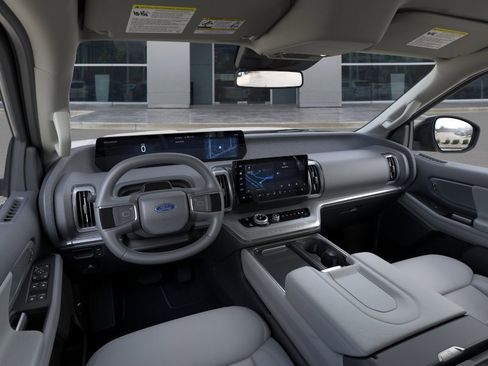 New 2026 Ford Expedition Active image 11