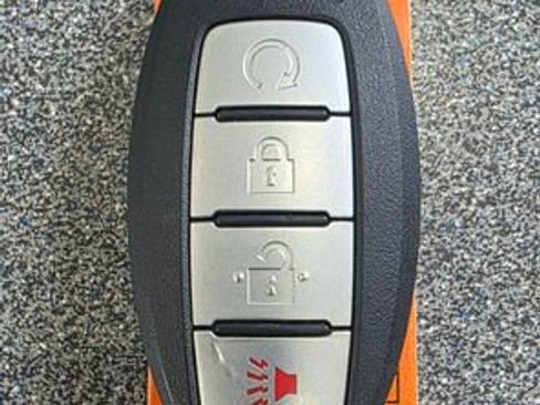 Used 2019 Nissan Rogue Sport SV w/ Technology Package image 32