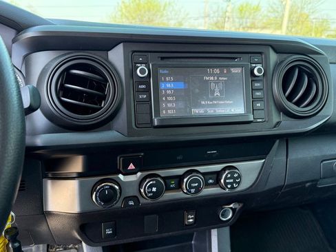 Used 2019 Toyota Tacoma SR w/ SR Convenience Package image 19