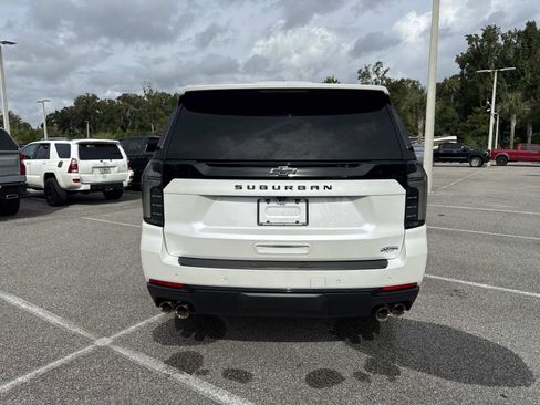 Used 2025 Chevrolet Suburban Z71 w/ Comfort Package image 4