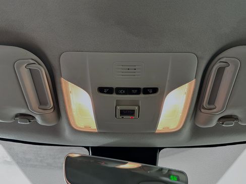 Used 2020 Toyota Corolla LE image 18