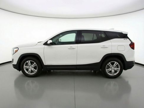 Used 2024 GMC Terrain SLE image 5