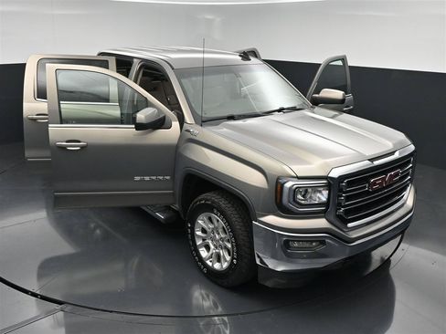 Used 2017 GMC Sierra 1500 SLE w/ SLE Value Package AWD/4WD image 35