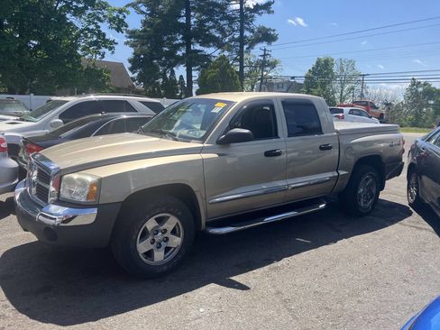 Used 2005 Dodge Dakota SLT AWD/4WD image 1