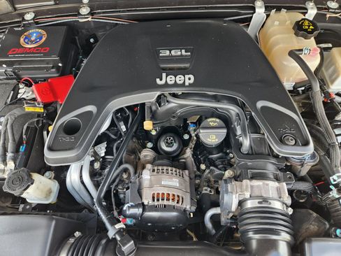Used 2020 Jeep Gladiator Sport w/ Quick Order Package 24S AWD/4WD image 33