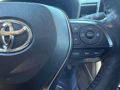 Used 2023 Toyota Corolla Cross XLE w/ Convenience Package FWD image 20