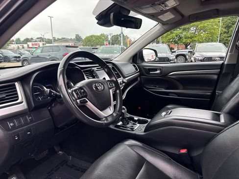 Used 2019 Toyota Highlander Limited AWD/4WD image 16