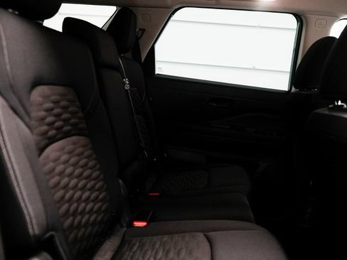 Used 2025 Nissan Pathfinder SV image 28