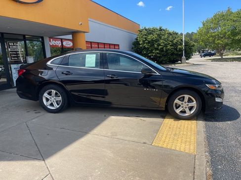 Used 2023 Chevrolet Malibu LS FWD image 3
