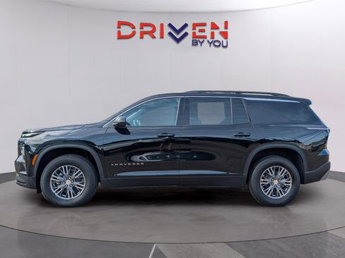 New 2026 Chevrolet Traverse LT w/ LPO, Floor Liner Package FWD image 2
