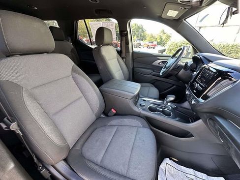 Used 2023 Chevrolet Traverse LT image 31