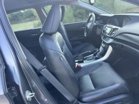 Used 2015 Honda Accord Touring image 12