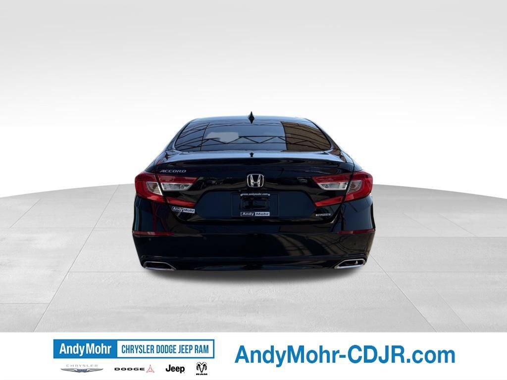 Used 2018 Honda Accord Touring image 6