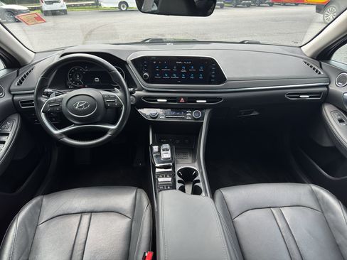 Used 2023 Hyundai Sonata Limited w/ Preferred Accessory Package FWD image 9