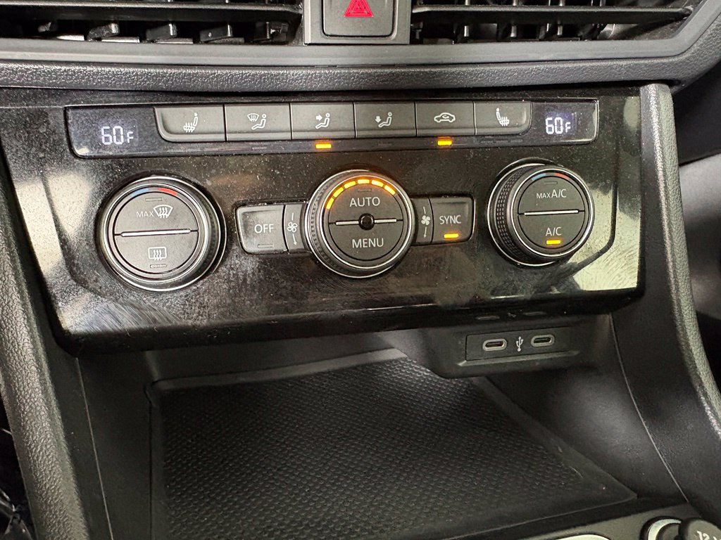 Used 2024 Volkswagen Jetta SE FWD image 29
