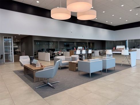 New 2025 Nissan Versa SV image 30