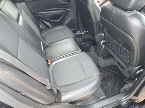 Used 2019 Chevrolet Trax LT w/ LT Convenience Package image 32