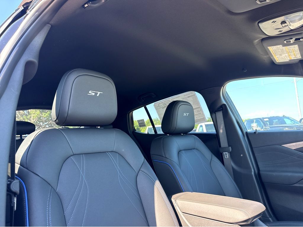 New 2026 Buick Envista Sport Touring w/ Convenience I Package FWD image 5