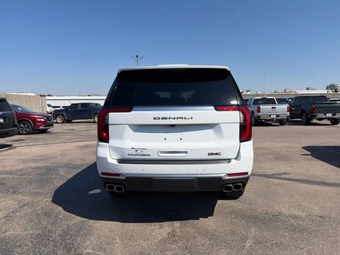Used 2025 GMC Yukon Denali w/ LPO, Floor Liner Package AWD/4WD image 6