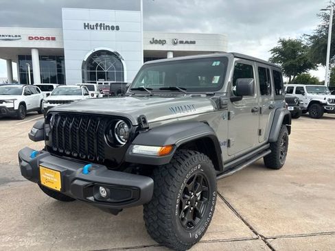 Used 2023 Jeep Wrangler Unlimited w/ Cold Weather Group AWD/4WD image 1